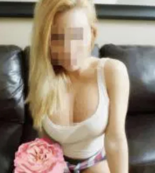 RUBIA MADURITA Y FIESTERA Y SÚPER CACHONDA