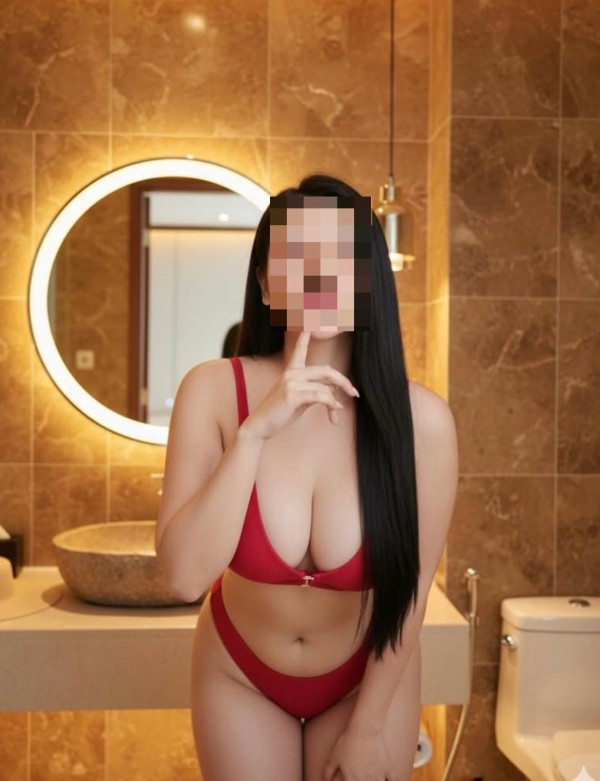 Hola recién llegada por la ciudad amores más información WhatsApp