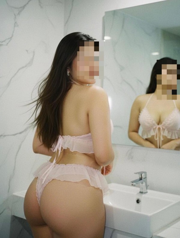 Hola recién llegada por la ciudad amores más información WhatsApp