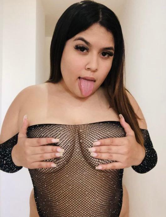 Morenita venezolana con ganas de travesura