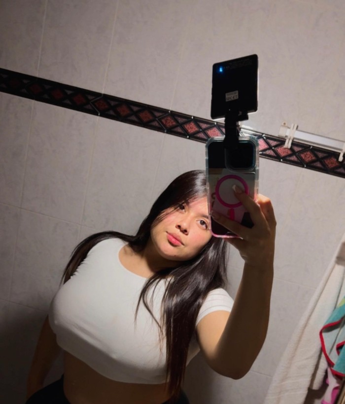 Morenita venezolana con ganas de travesura