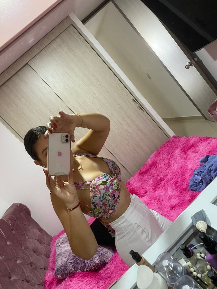 COLOMBIANA BELLA, ATRACTIVA, TIERNA Y DIVERTIDA