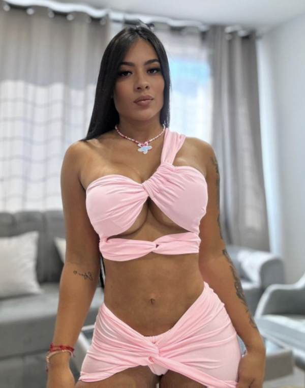 ANTONELLA LAS AMERICAS. REPETIRÁS MIS RICOS SERVICIOS DE LOCOS.