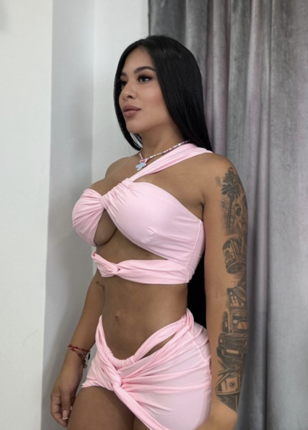 ANTONELLA LAS AMERICAS. REPETIRÁS MIS RICOS SERVICIOS DE LOCOS.