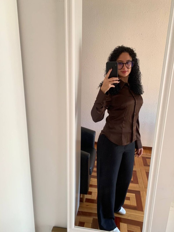 LAURA, LA ARTISTA DEL TOQUE MÁGICO