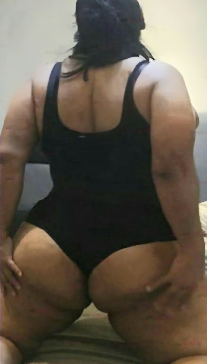 TRANS GORDITA CON GRANDES PECHOS Y MUY FIESTERA