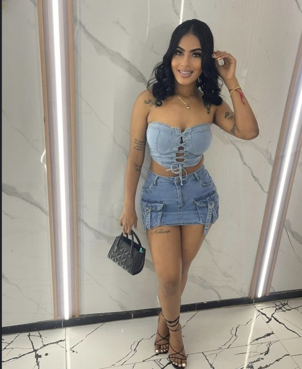 La mejor chupando polla y fiestera al tope con todos los servicios