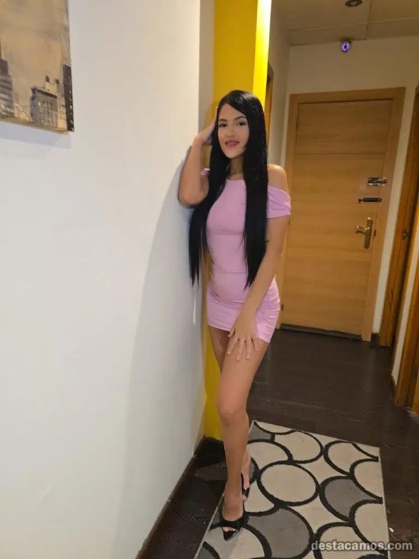 NIKOL ARDIENTE Y APASIONADA