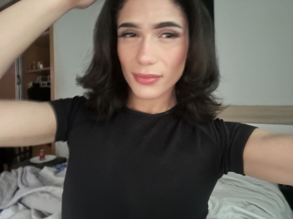 DIVERSIÓN Y PLACER A TOPE. JOVEN LATINA VERSÁTIL SUPER MORBOSA FIESTERA