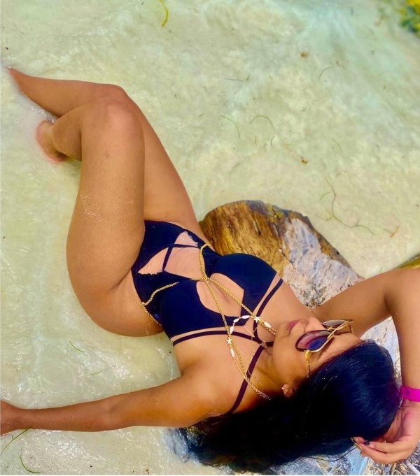 Recién llegada a Cartagena chica atractiva fiester