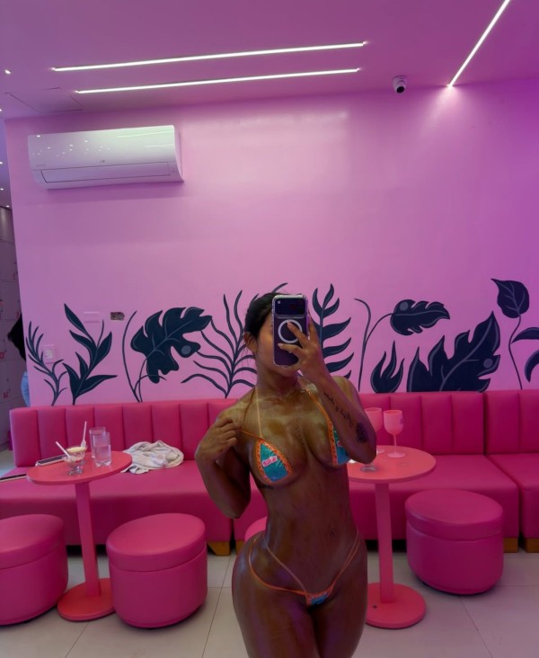 Tu sexi y caliente Andreita fiesteara y cariñosa