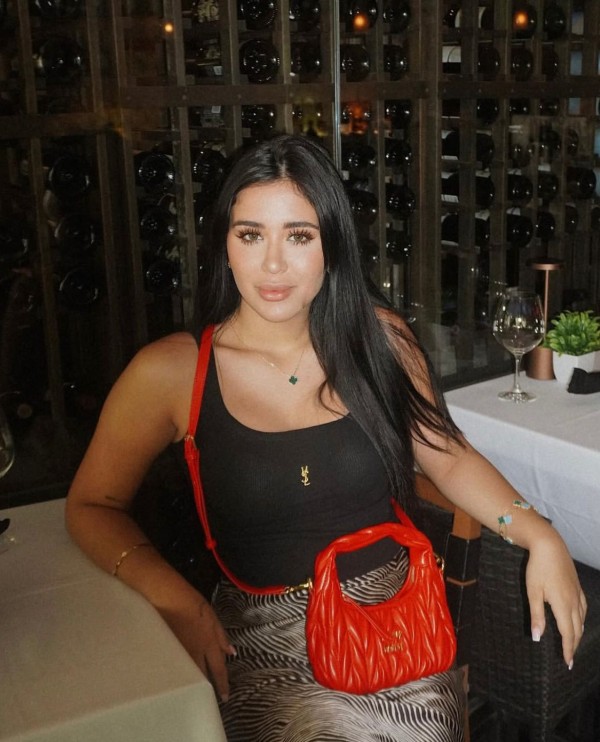 MICHEL 21 años, DESEO ARDIENTE EN CADA MOVIMIENTO…