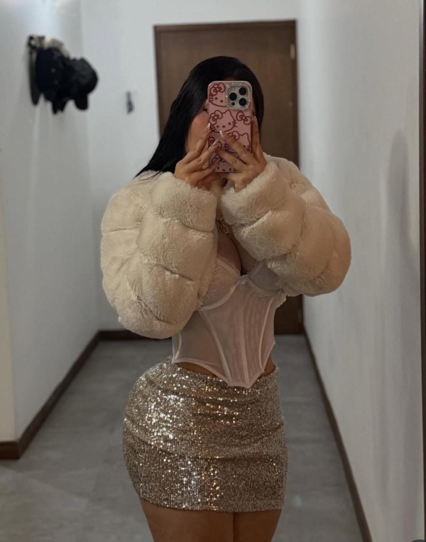 Tu morena andrea complaciente y muy mente amplia