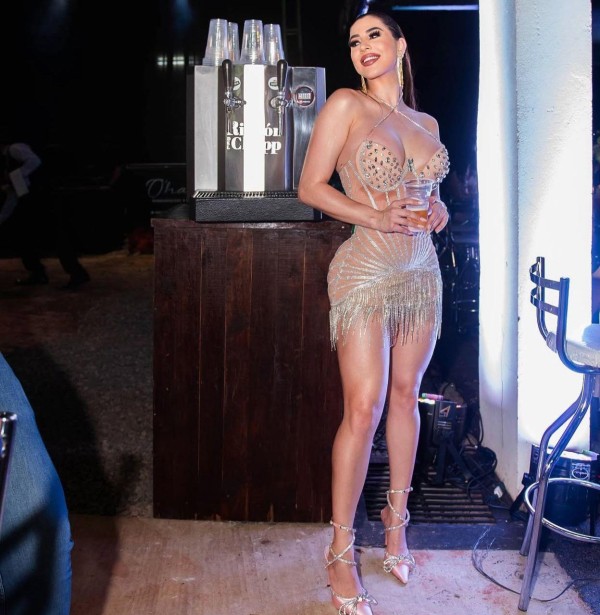 LUANA 25 AÑOS, SENSUALIDAD QUE DESPIERTA DESEOS…