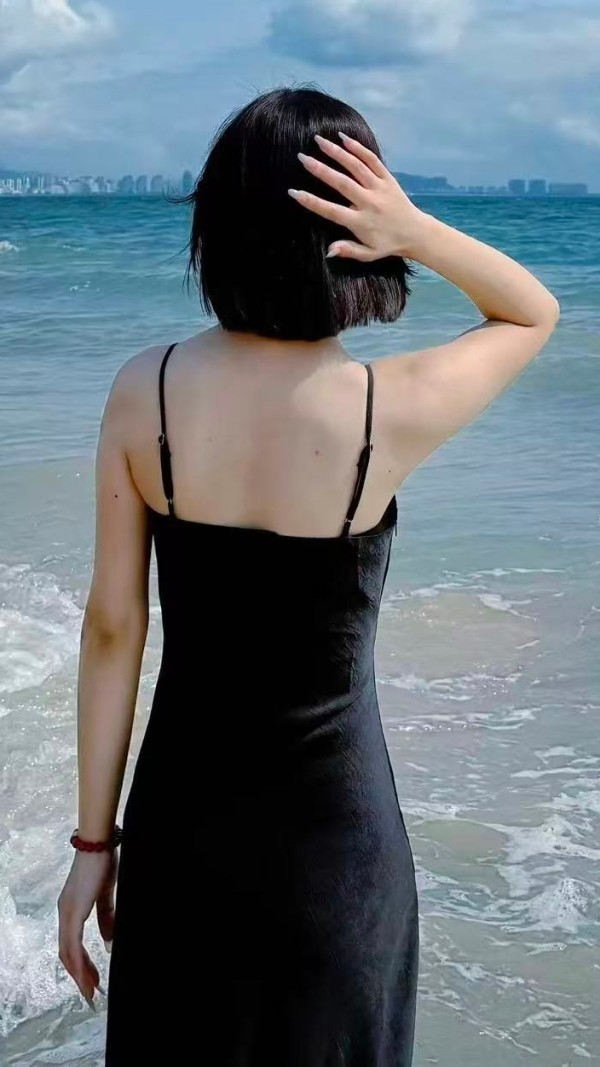 JOVEN ASIÁTICA, PLAZA ELÍPTICA, 624524335