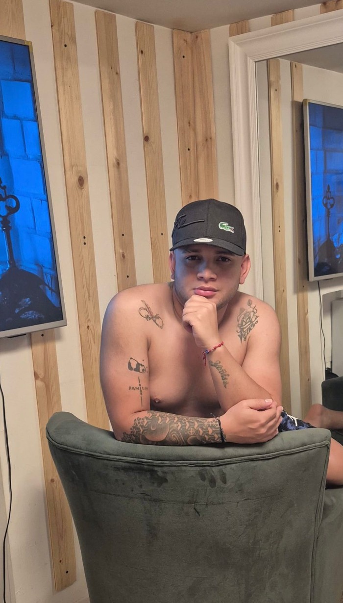 Venezolano caliente en tu ciudad