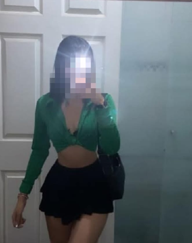 FLAQUITA Y ESTRECHITA TODA UNA DELICIA