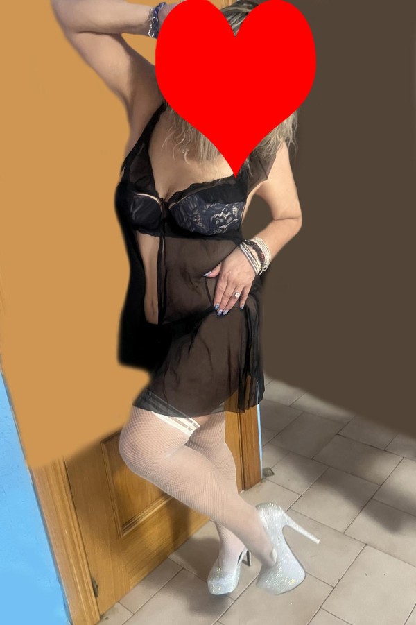 Ananka elegante y glamurosa en Zaragoza (Utebo)