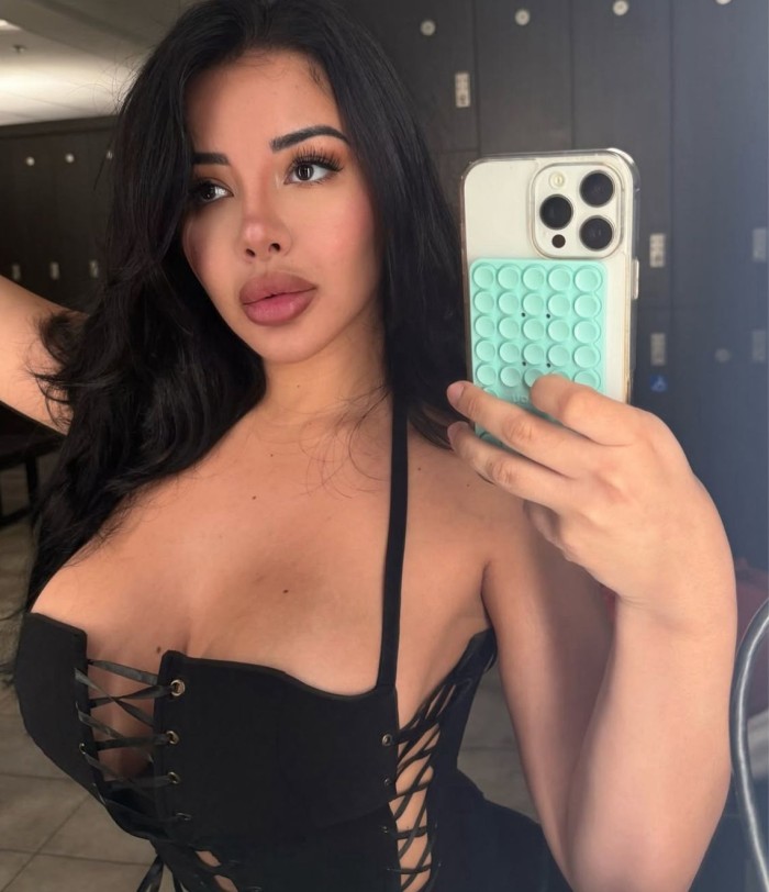 28 años de pura sensualidad y elegancia…