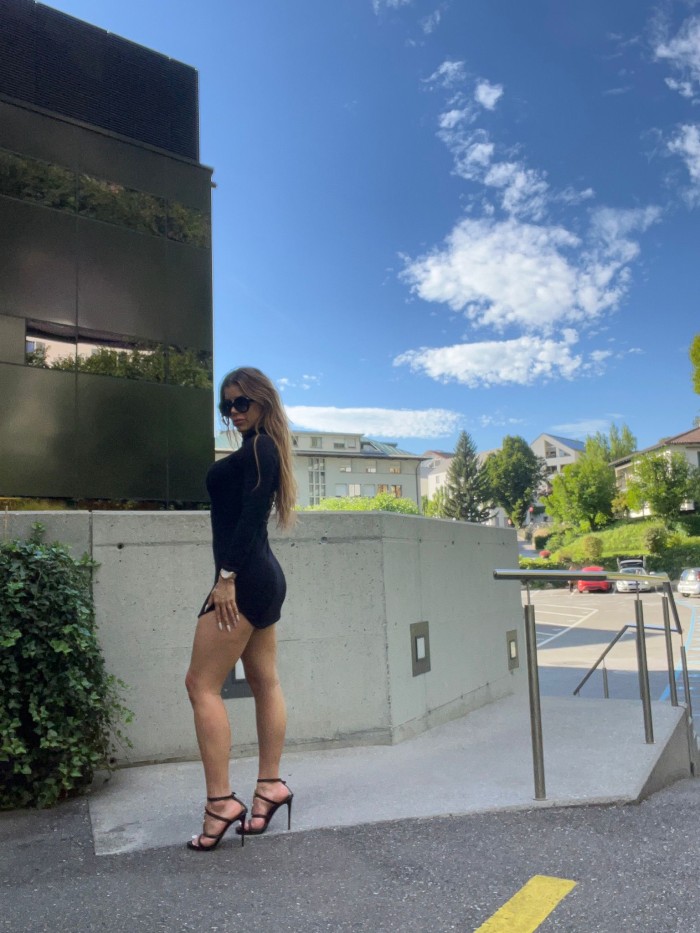 Impresionante chica vip colombiana en Vigo