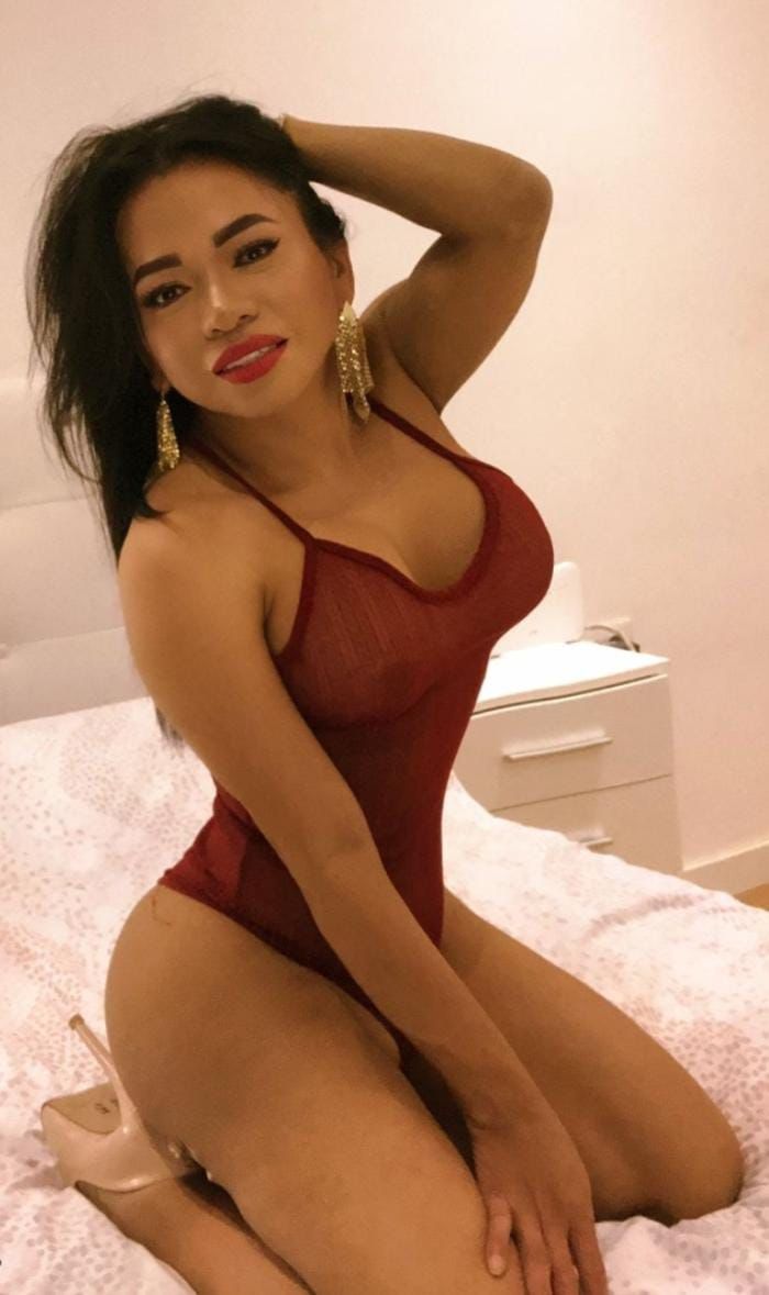 TRANS ARDIENTE POLLONA FIESTA A TOPE