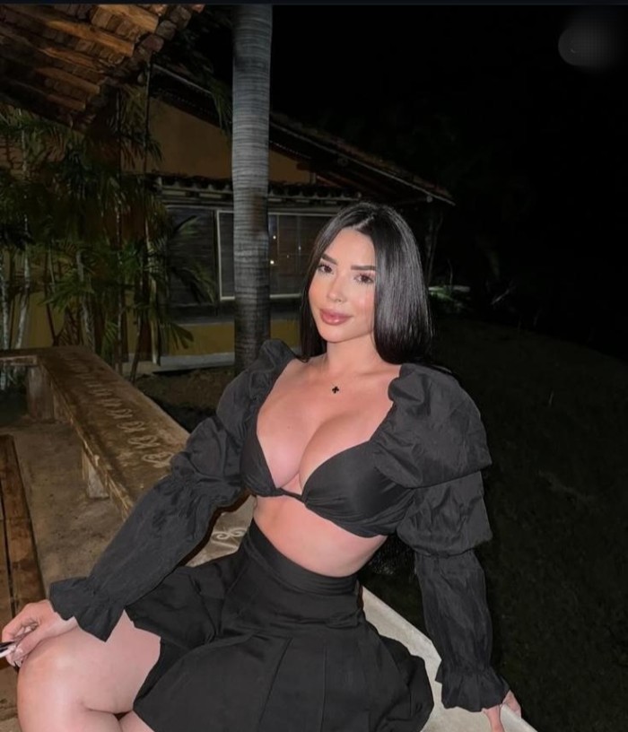 PURA SEDUCCIÓN Y EROTISMO CON BELLEZA LATINA