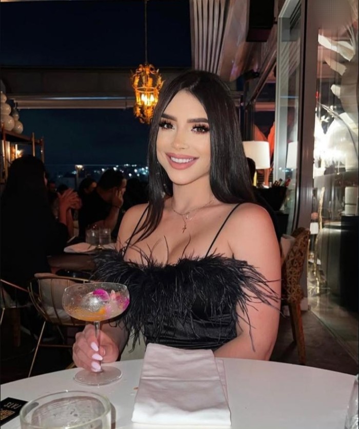 PURA SEDUCCIÓN Y EROTISMO CON BELLEZA LATINA