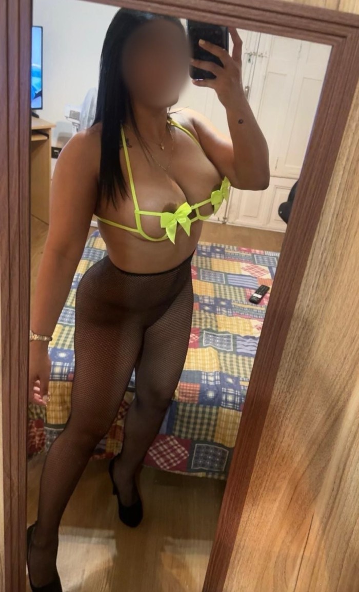 TRAVIESA EXPONTANEA MUY DIVERTIDA