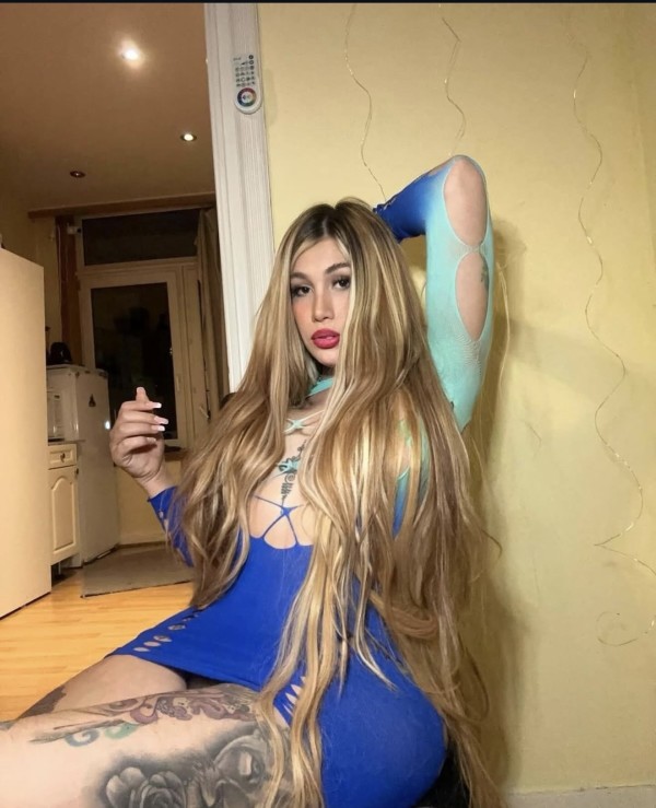 TRANS  FIESTERA PLAZA DE VIGO MAMADORA PROFUNDA DE POLLAS ME GUSTA ANAL