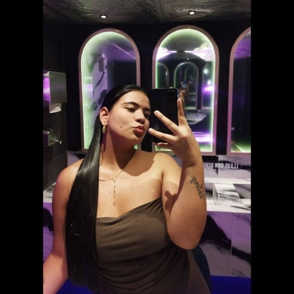 Niñata guapísima colombiana full besos con lengua en Granollers