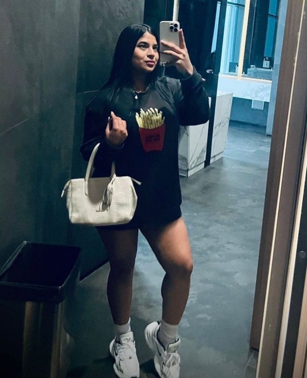 Valeria 4 amigas independietes trabajamos en un Airbnb juntas pocos días