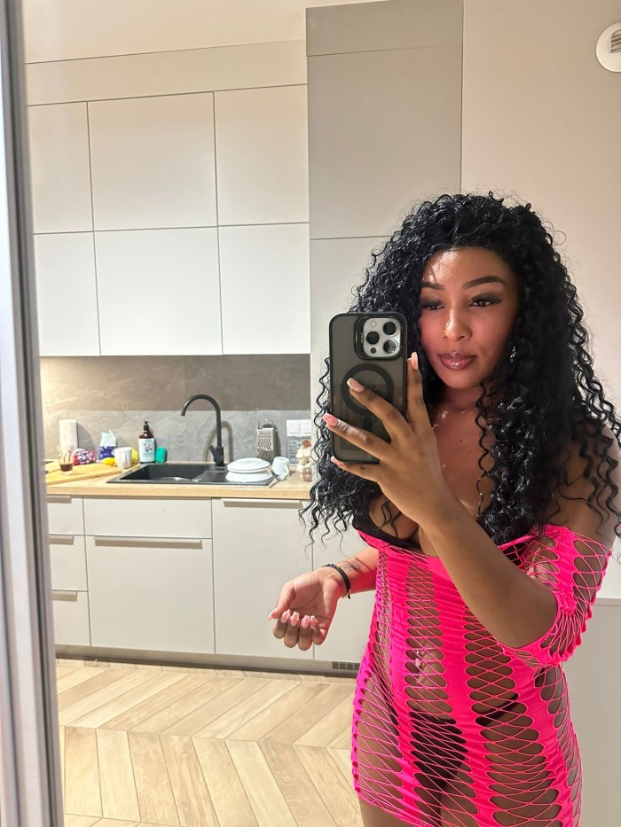 EN CALLE MARTINEZ CATENA BOMBA DE SEXO