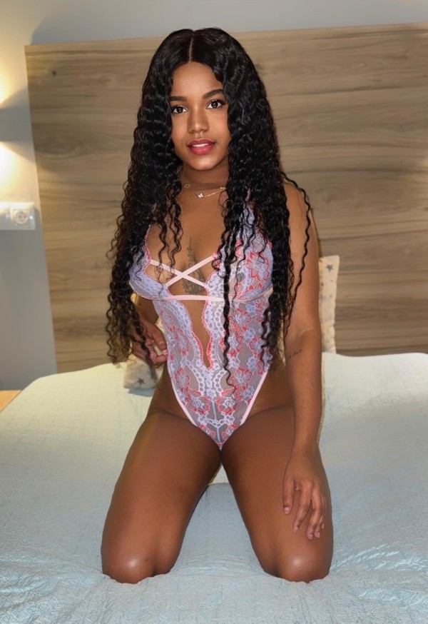 Soy PAMELA ,,JOVENCITA,, CARIÑOSA y DIVERTIDA, te voy a ENCANTAR