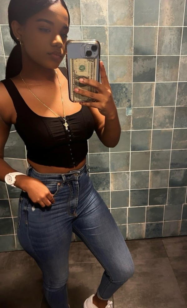 Soy PAMELA ,,JOVENCITA,, CARIÑOSA y DIVERTIDA, te voy a ENCANTAR