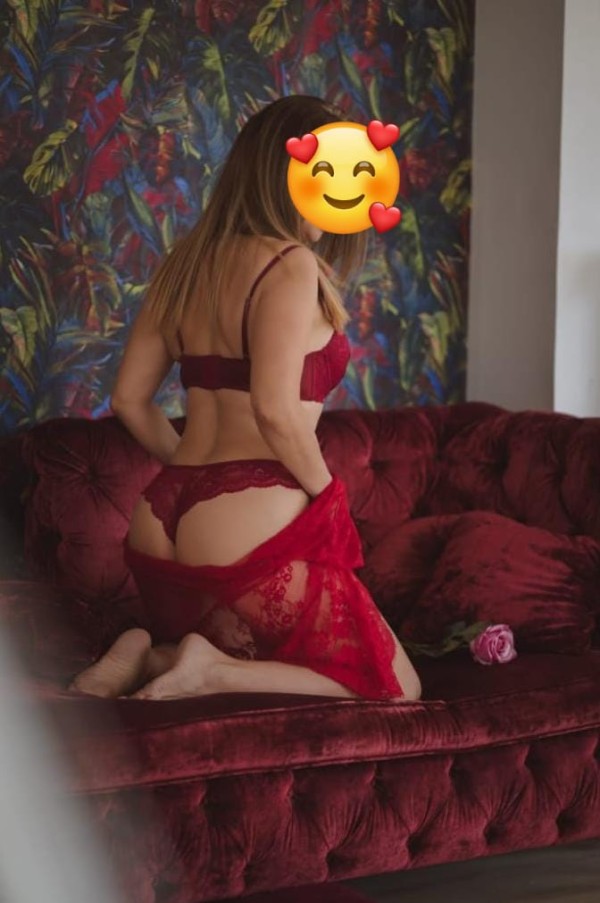 LA FIESTA ME PONE ¡SOY MORBOSA Y CALIENTE PARA COMERTE BIEN RICO ENTERITO!