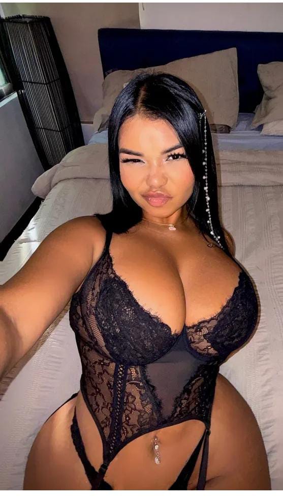 Sexo al tope con garganta mega profunda y fiesta al tope