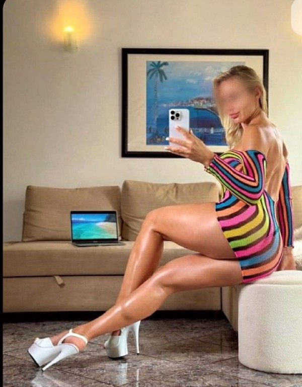 671592206 Helena REINA RISUEÑA Y CARIÑOSA