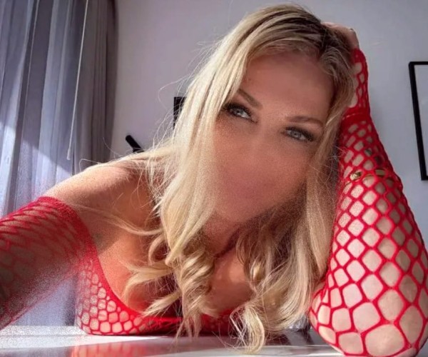 671592206 Helena REINA RISUEÑA Y CARIÑOSA