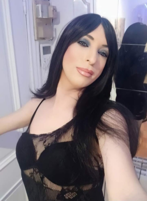 Trans española dotadisima y lechera 24h