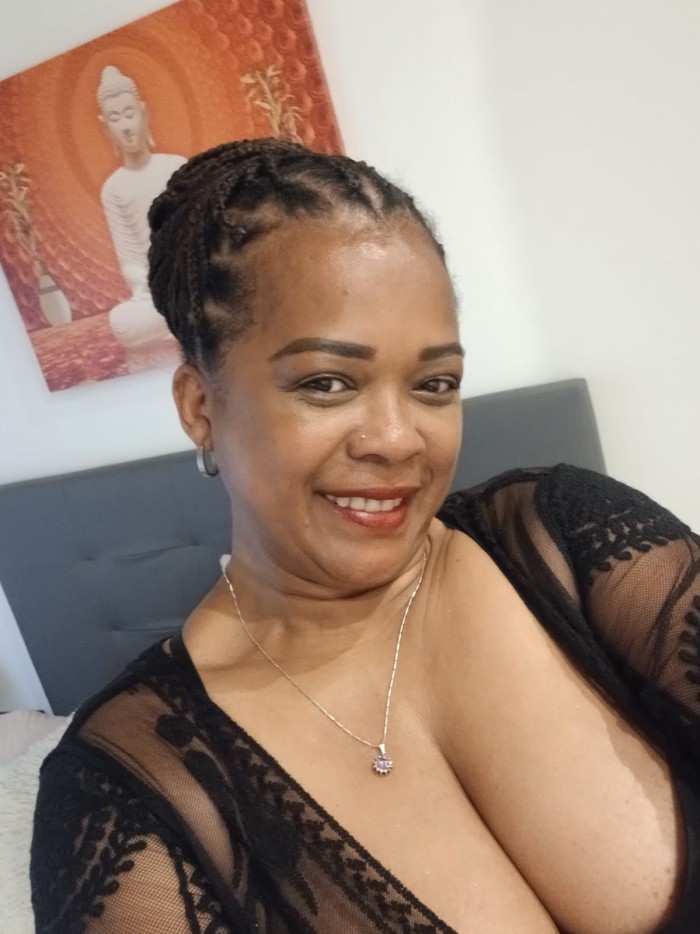 MORENA CARIÑOSA SENSUAL MUY APASIONADA