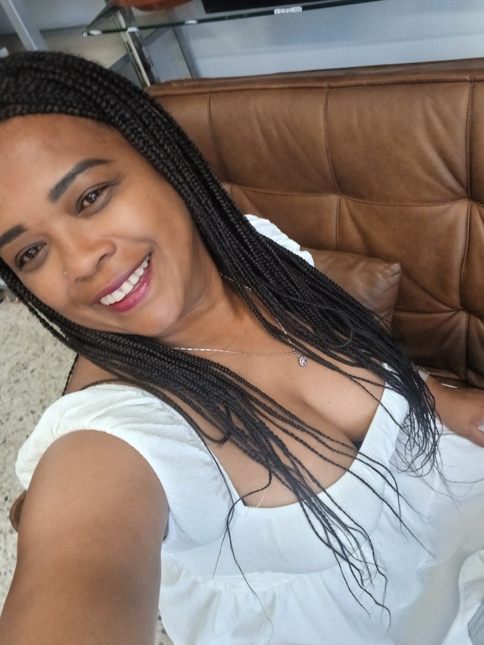 MORENA CARIÑOSA SENSUAL MUY APASIONADA