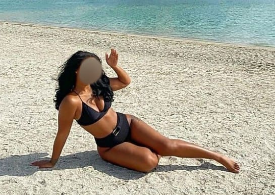 DELICIOSA ARDIENTE CACHONDA IMPLICADA COMPLACIENTE