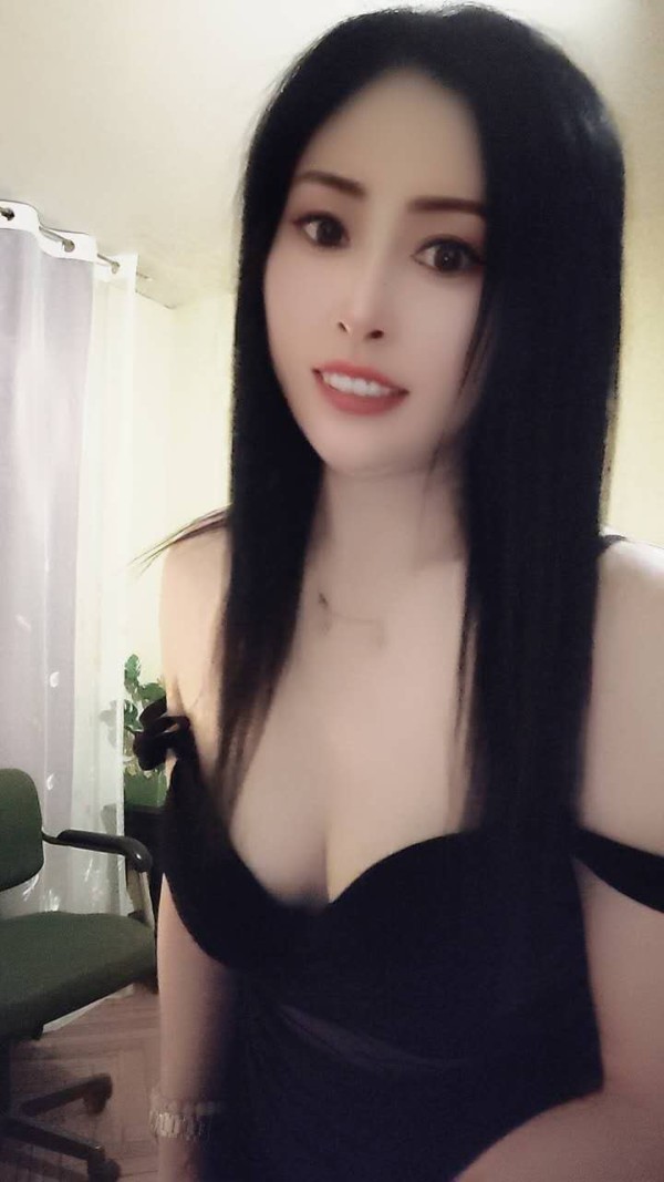 Somos dos amigas oriental china cariñosa guapísima