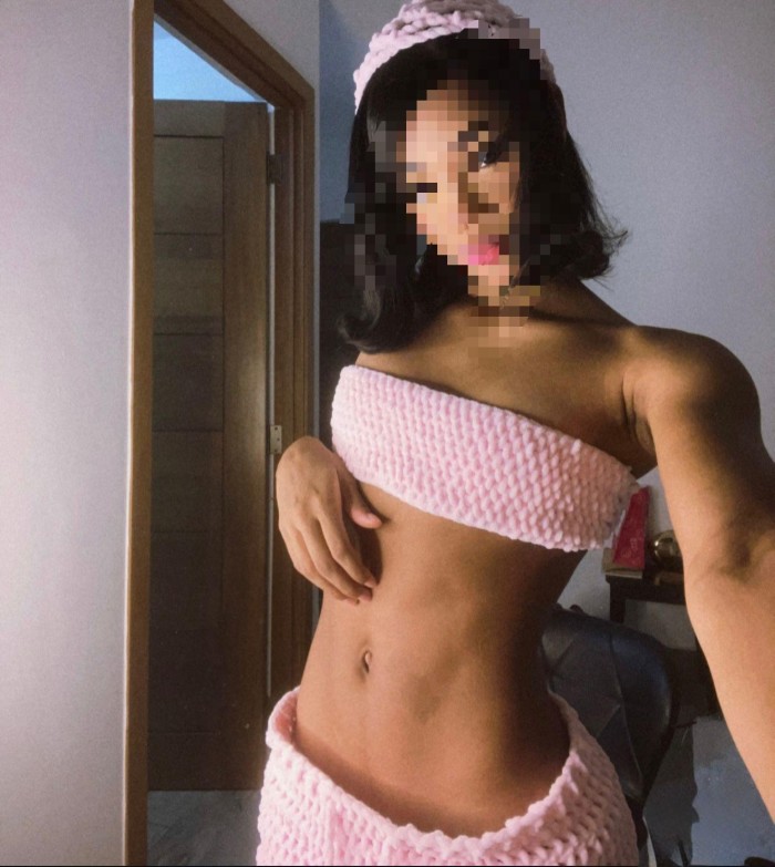 AMIGUITAS COMPLACIENTES ATENTAS LUJURIOSAS