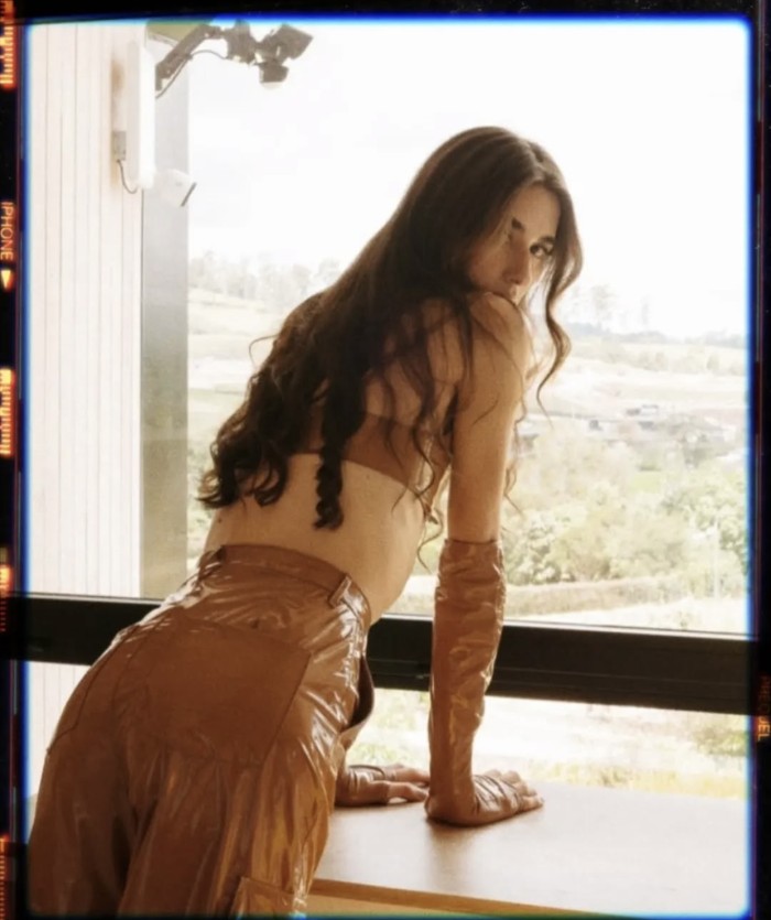 Trans latina jovencita muy atractiva y sexy