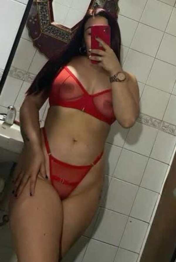 NOVEDAD HERMOSA LATINA MELANI EN TORRE DEL MAR MÁLA