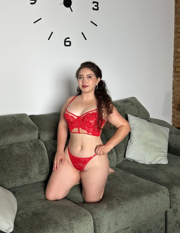 PUTICA RICA DISPUESTA A SACARTE ESA LECHITA