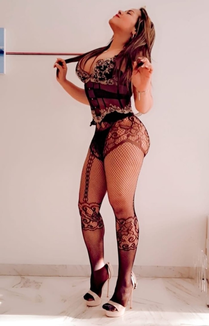 EN VIC SEXO FIESTA A TOPE LUJURIA ARDIENTE