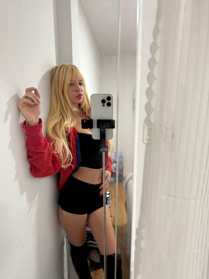 SEXY MUÑEQUITA RUBIA MANEJABLE MADRID HOT
