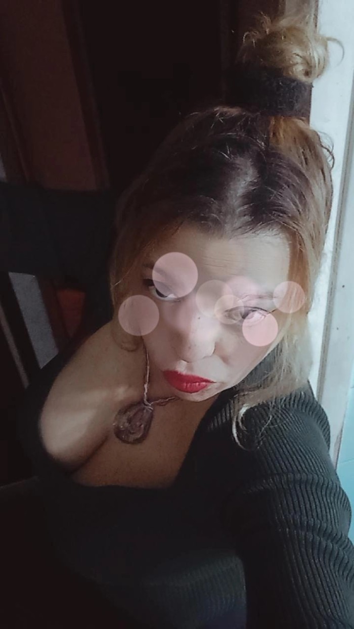 Carlita fiestera una muñeca madurita 24 h lloret